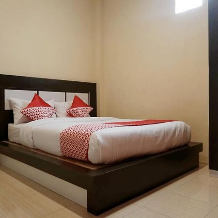 Oyo 1394 Rumaisa Homestay Syariah Pekanbaru Exterior photo